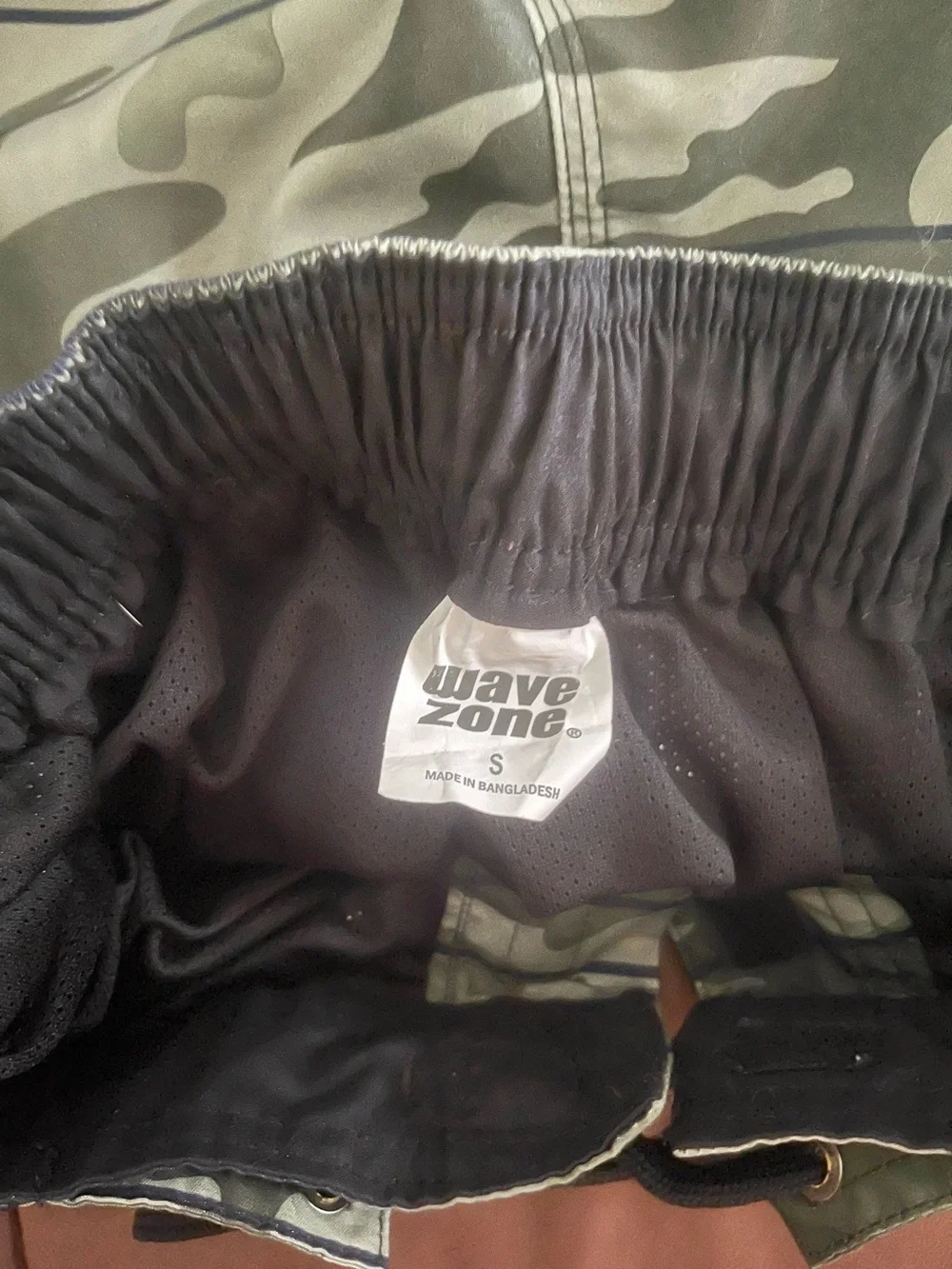 Men's Wave Zone board swim shorts size small